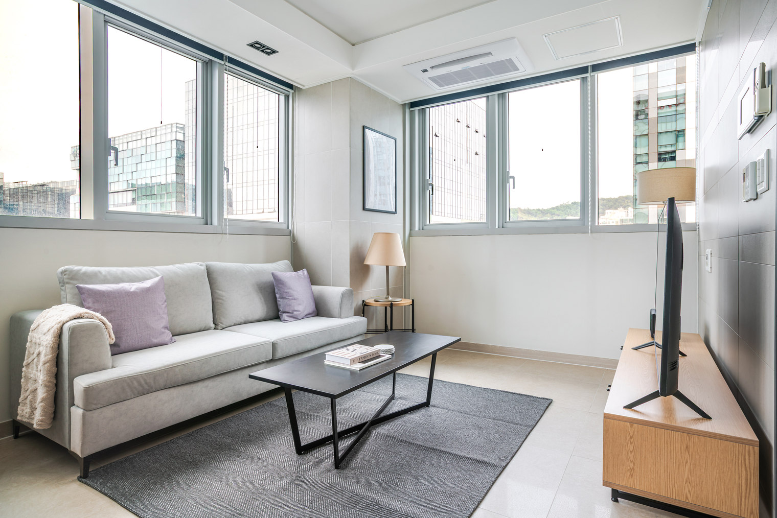 Officetel Studio in Mapo, Seoul — 44m², sleeps 2, 1 bath