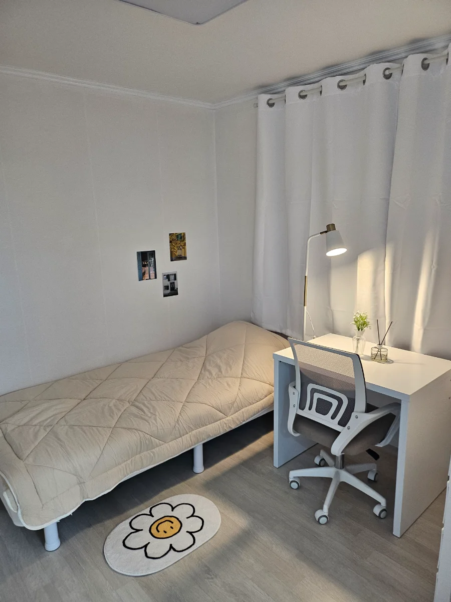 Low-Rise Apartment in Jung, Seoul — 8m², sleeps 1