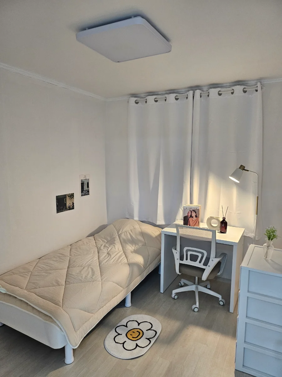 Low-Rise Apartment in Jung, Seoul — 8m², sleeps 1
