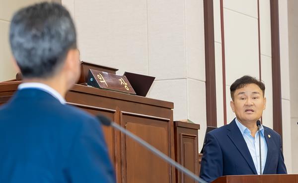 김재우 구미시의회 의원, 김장호 구미시장 농산물산지유통센터 총체적 문제점 직격