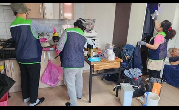 정리수납 전문가 단체 ‘자리찾기’ 치매 어르신 위한 주거환경 개선, 28가구에 따뜻한 손길 전해