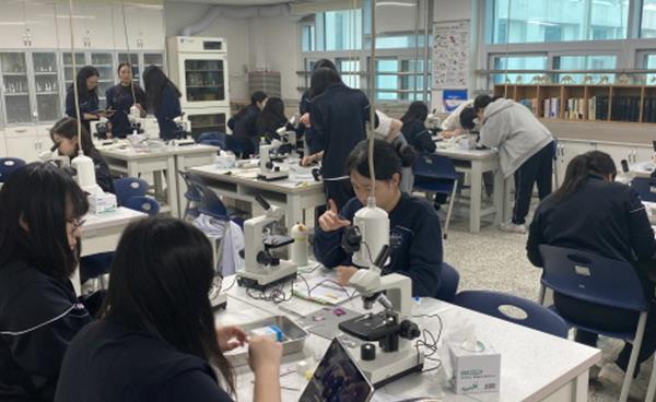 꿈을 품고, 도전으로 성장하며, 열정으로 미래를 준비하는 학교, 중대부고