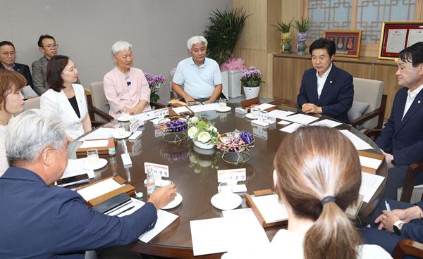 구미시의회 강승수 의장, 구미시의회 슬로건 공모전 시상식 개최