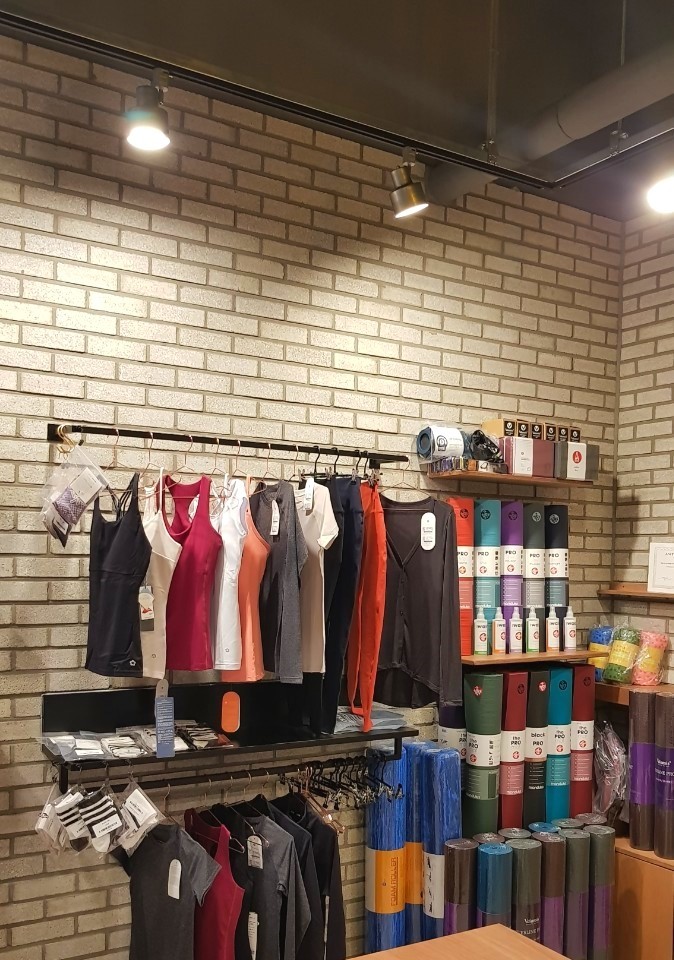 place-image