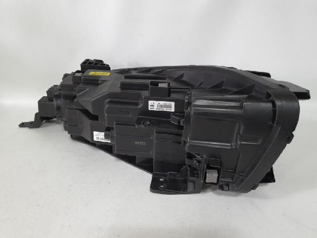 Headlight (RH) Kia Cadenza Premier 2020 (Used). 92102F6500 7 5