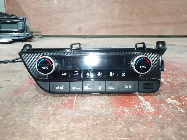 Climate Control Unit  Hyundai Avante 7Series