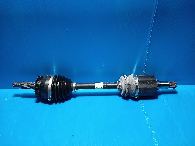 Front Wheel Drive (left)  Hyundai Santa Fe CM