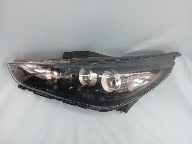 Head Lamp (left)  Hyundai i30 PD