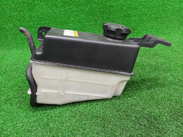 Washer / Cooling Reservoir  Hyundai Santa Fe CM