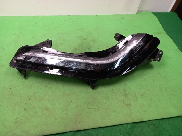 Daylight (left)  Renault Samsung QM6
