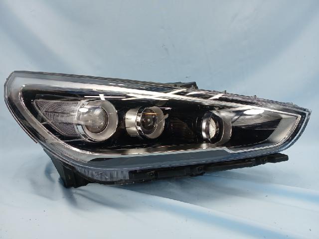 Head Lamp (right)  Hyundai i30 PD