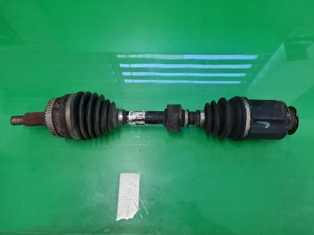 Front Wheel Drive (left)  Hyundai Grandeur HG