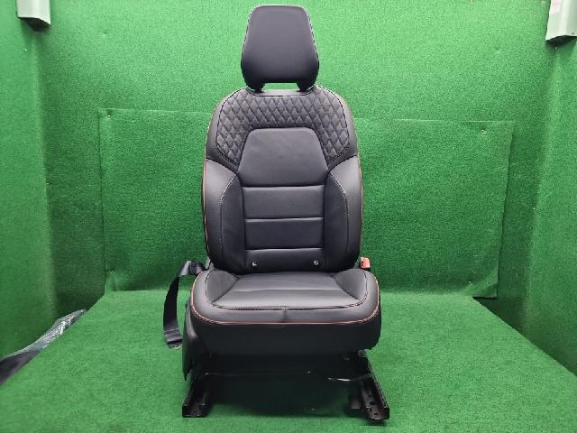 Seats  Renault Samsung Captur