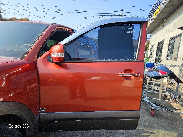 Front Side Door (left)  Kia Mohave