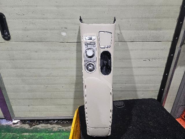 Консоль подлокотника  Genesis Genesis GV70