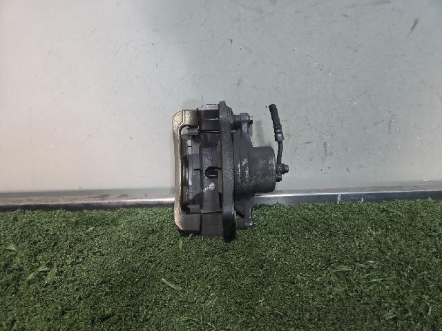 Front Caliper (right)  Hyundai Sonata DN8