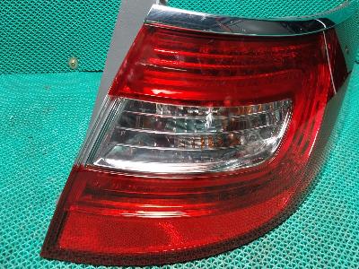 지파츠 자동차 중고부품 924043V0 컴비네이션램프,후미등,데루등