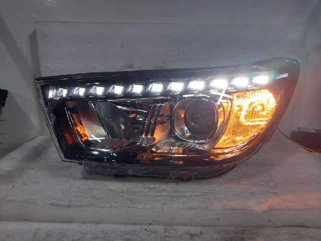 Фара передняя (левая)  KG(SsangYong) Tivoli Air