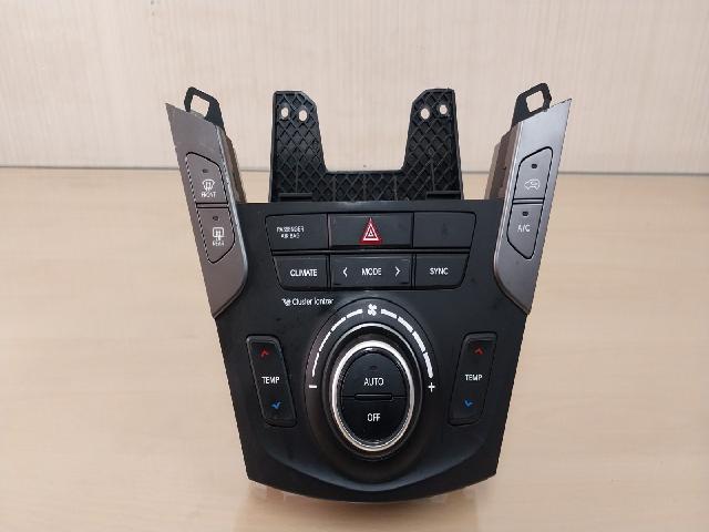 Climate Control Unit  Hyundai Santa Fe The Prime