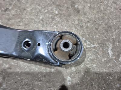 지파츠 자동차 중고부품 545012W600 로우암