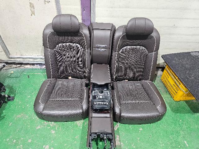 Seats  Genesis Genesis EQ900