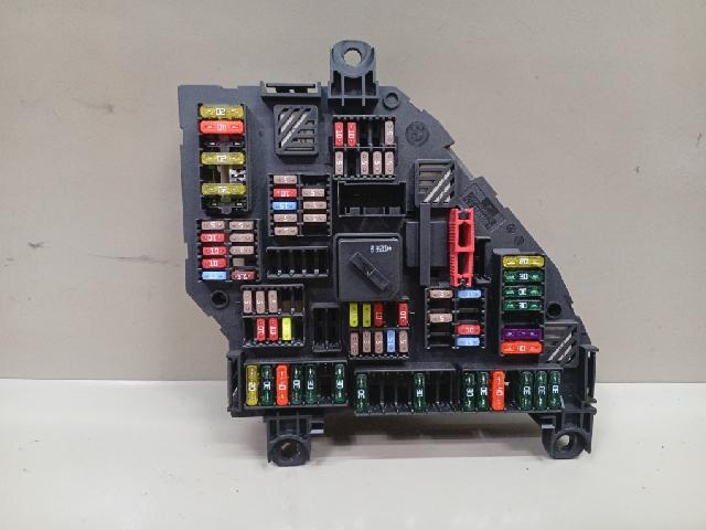 Fuse Box (Inside)  BMW(BMW) 5GT