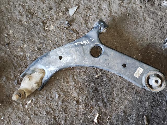 Suspension Arm, Lower (left)  Kia TheNewCarnival