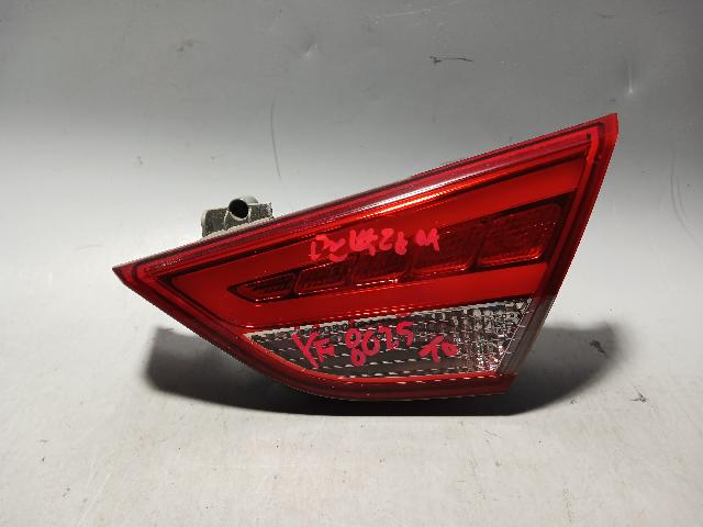 Back Finisher Trunk Light (right)  Hyundai YF Sonata The Brilliant
