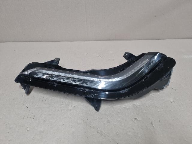 Daylight (left)  Renault Samsung QM6