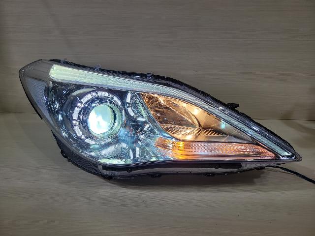 Head Lamp (right)  Hyundai Grandeur HG