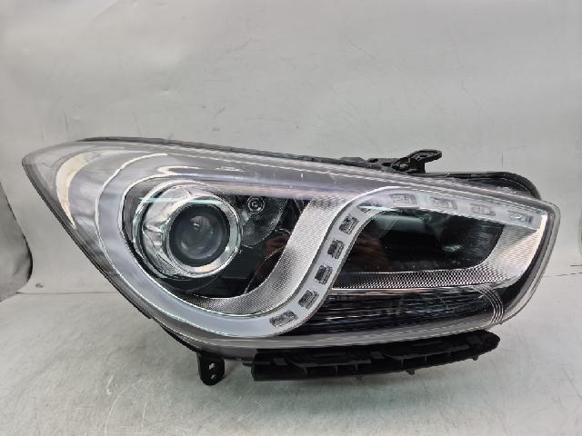 Head Lamp (right)  Hyundai i40