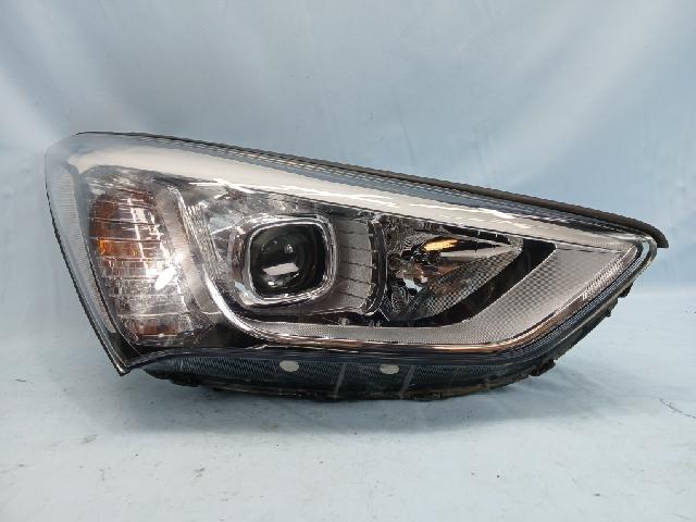 Head Lamp (right)  Hyundai Santa Fe DM