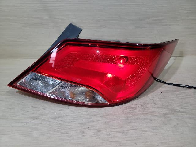 Фонарь задний (правый)  Hyundai Accent RB