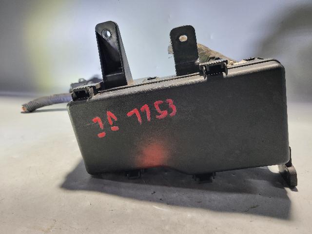 Fuse Box (Engine)  Hyundai Grand Starex