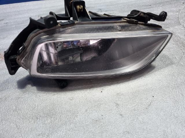 Fog Lamp (left)  Hyundai Grand Starex