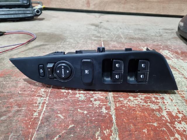 Power Window Control Unit  Kia Stonic
