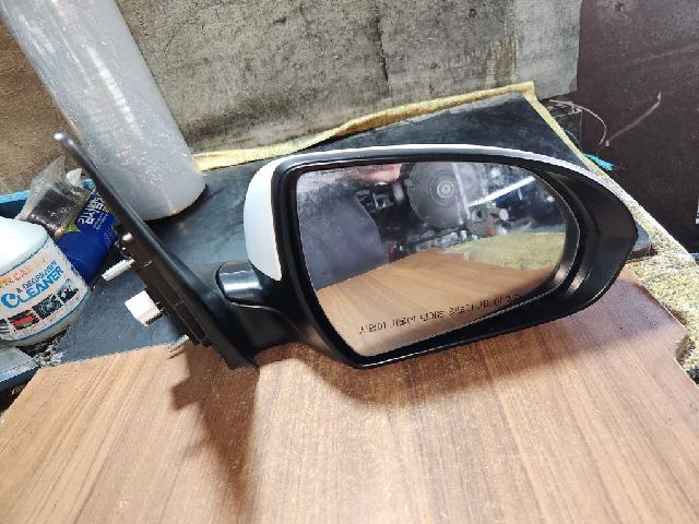 Side Back Mirror (right)  Hyundai Avante AD