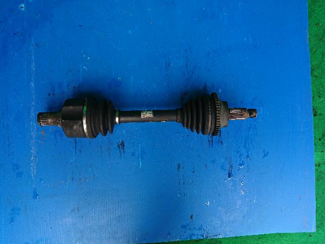 Front Wheel Drive (left)  Hyundai Santa Fe