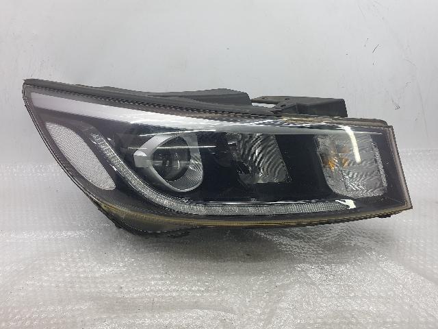Head Lamp (right)  Kia TheNewCarnival