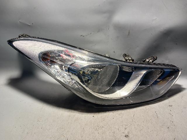 Head Lamp (right)  Hyundai Avante MD