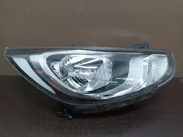 Head Lamp (right)  Hyundai Accent RB
