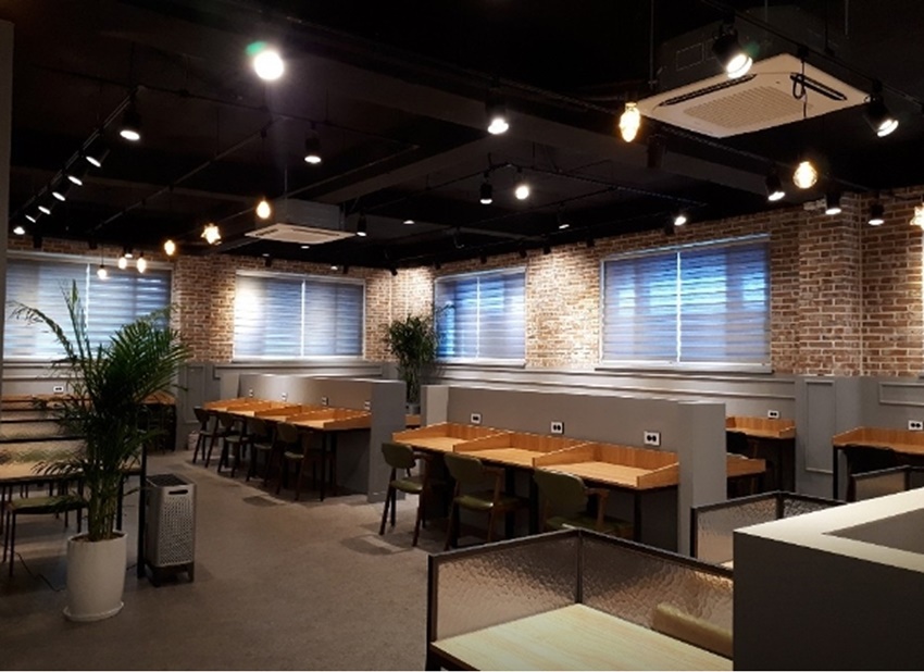 STUDIO W INTERIOR