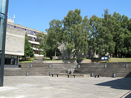 영국 30위, 세계약대 27위