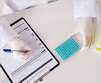 의약품 허가 / 관리직 직업 이미지