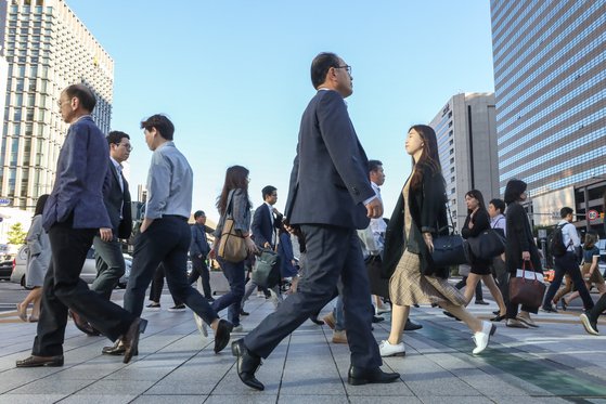 [WEEKLY BIZ LETTER] 대면 출근 앞두고 울상인 직장인
