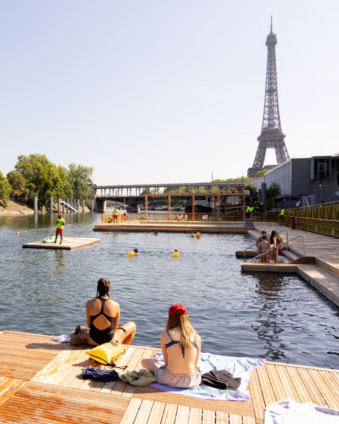 Baignade dans la Seine (Swimming in the Seine)