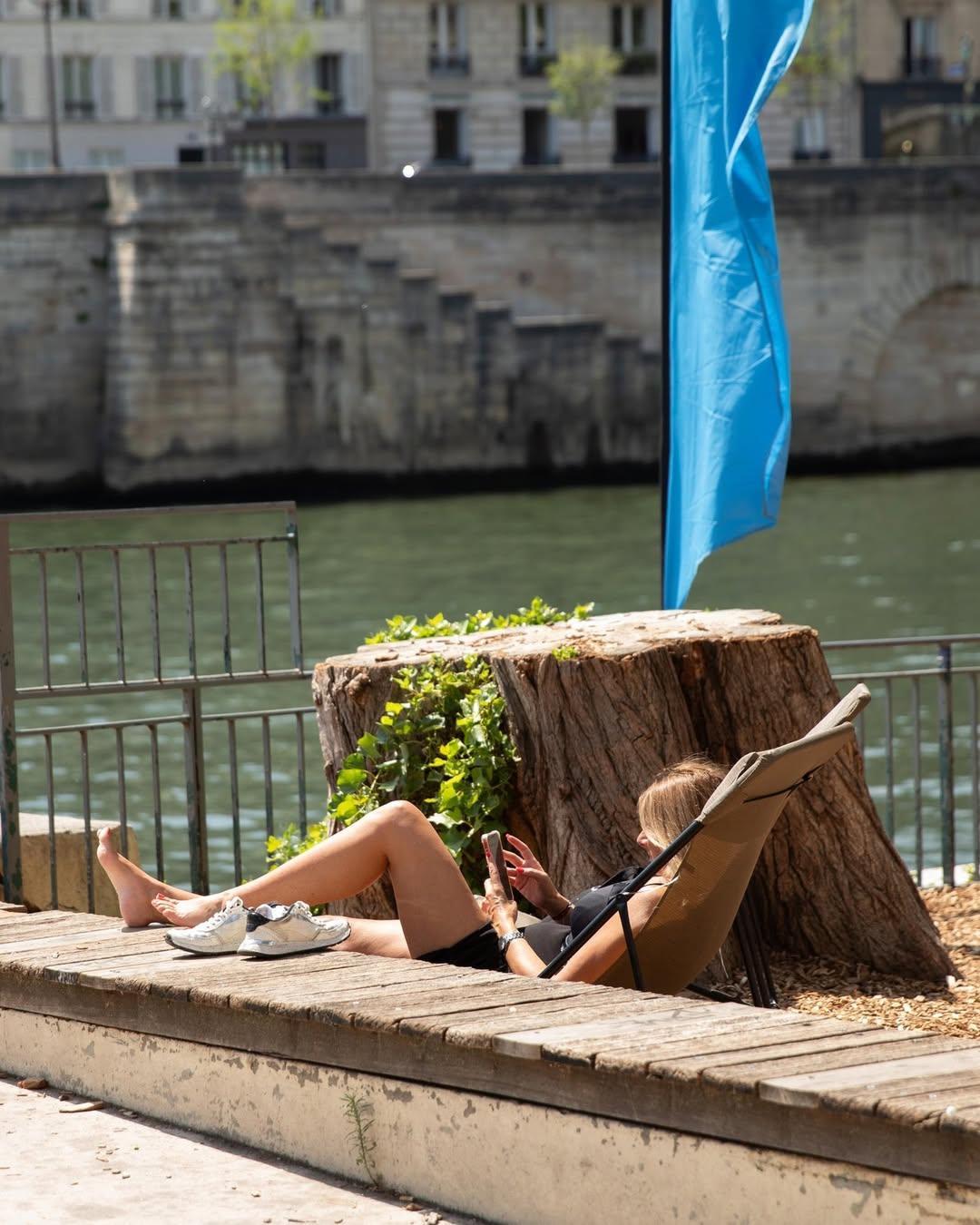 Baignade dans la Seine (Swimming in the Seine)