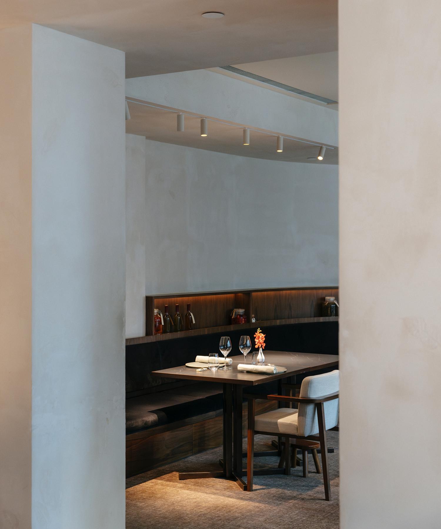 푀유, 홍콩레스토랑