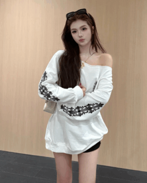 [크롬 하츠] 십자가 말편자 산스크리트 프린트 오프숄더 후드티