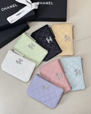 [샤넬] 클래식 캐비어 미니 파우치 AP4811